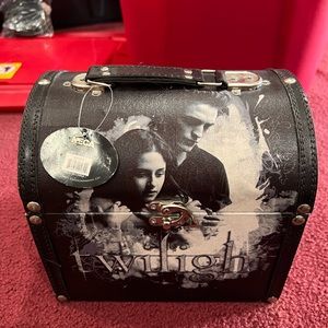 Twilight Vintage Carry Case